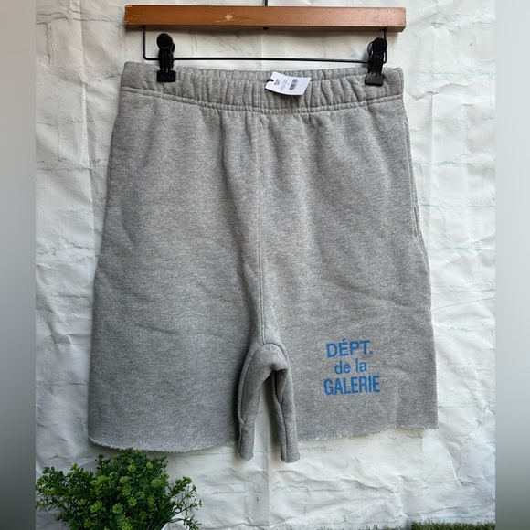 GALLERY DEPT
Straight-Leg Logo-Print Frayed Cotton-Jersey
Drawstring Shorts
$295 - Picture 7 of 14